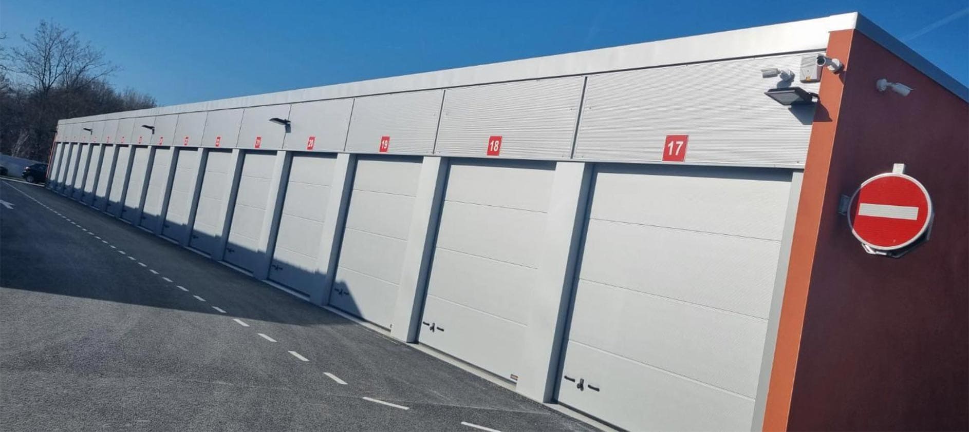 32 Box - Vidéo surveillance et éclairage